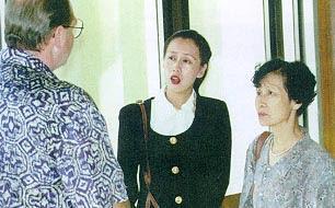 大阳城集团1993纪然冰案：富商出轨女孩赴美产子后被原配连刺18刀(图15)